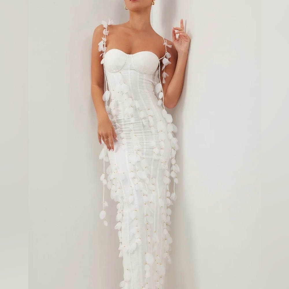 Floral Petal Decor Slip Corset Backless Slit Prom Maxi Dresses-White